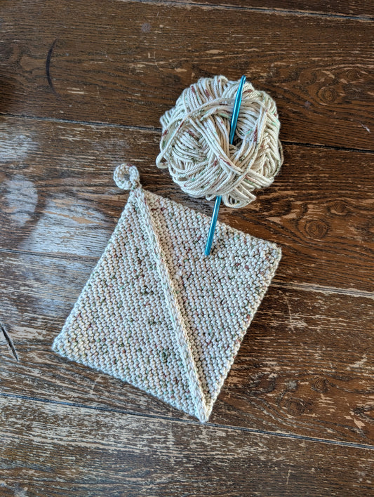 Beginner Crochet Class: Let's Make a Pot Holder. Instructor: Amanda Rog